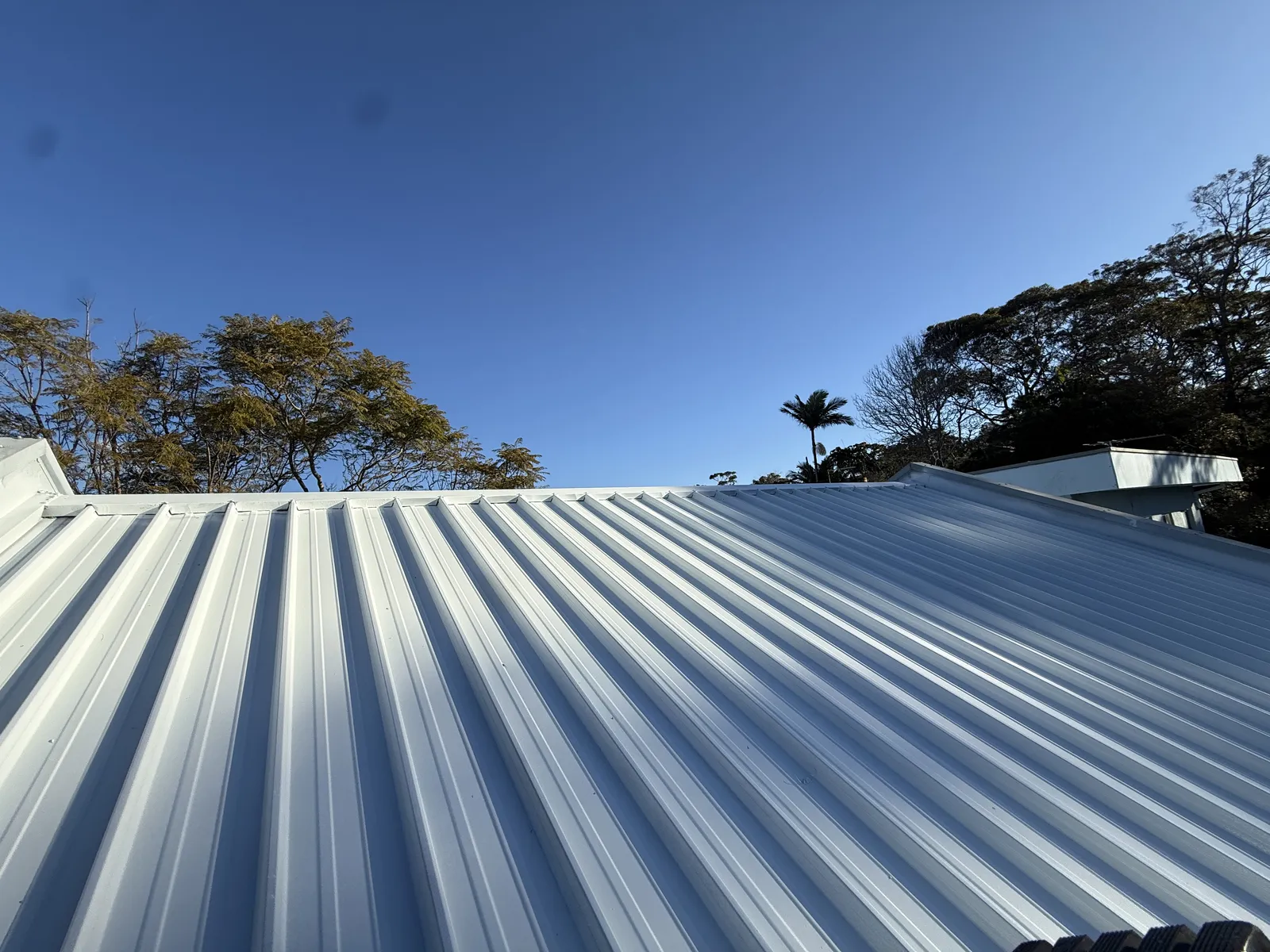 Close view of the completed metal roofing at Parthenia Street, Dolans Bay